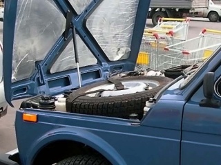 Упор капота Лада Нива 4х4 ВАЗ 2121; 21213; 21214; Урбан (Lada Niva 4x4; Urban)