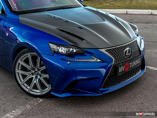 Крашенный комплект. Реснички на фары Lexus IS 3(III) (2013-2016) ЦВЕТ Красный 3R1 + УСТАНОВОЧНЫЙ КОМПЛЕКТ