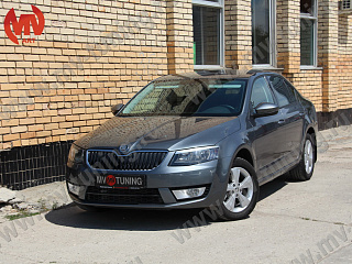 Крашеный комплект. Реснички на фары Skoda Octavia III A7 (2013-2016) Цвет Белый LC9A(0Q0Q) + УСТАНОВОЧНЫЙ КОМПЛЕКТ
